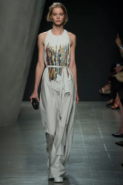 Look 32